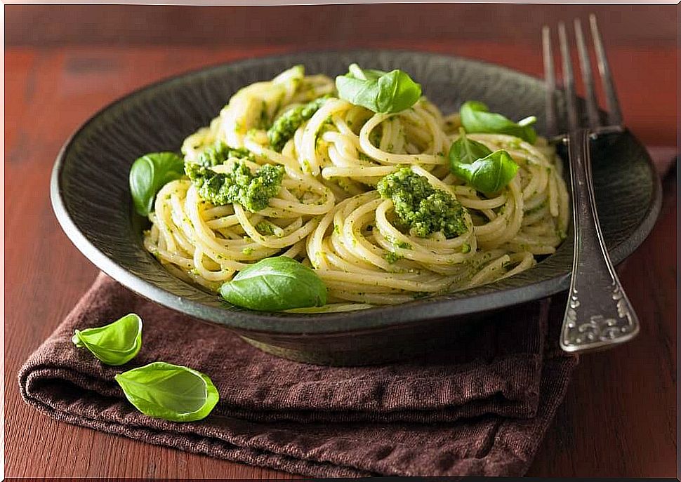 pesto pasta: healthy and quick dinners