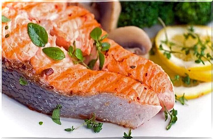 Lemon salmon fillets: healthy and quick dinners