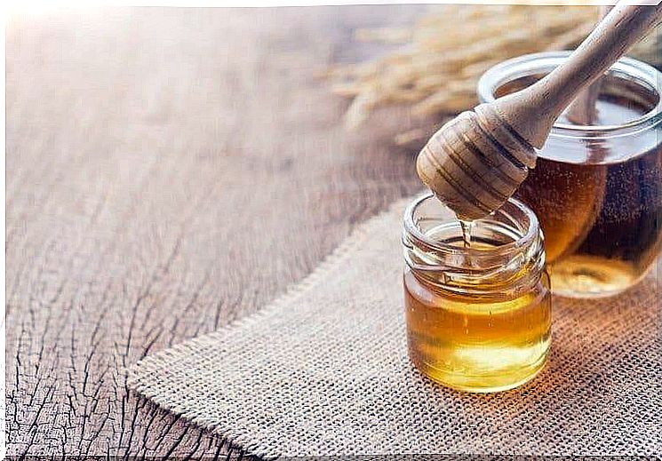 Honey to quickly cure a canker sore