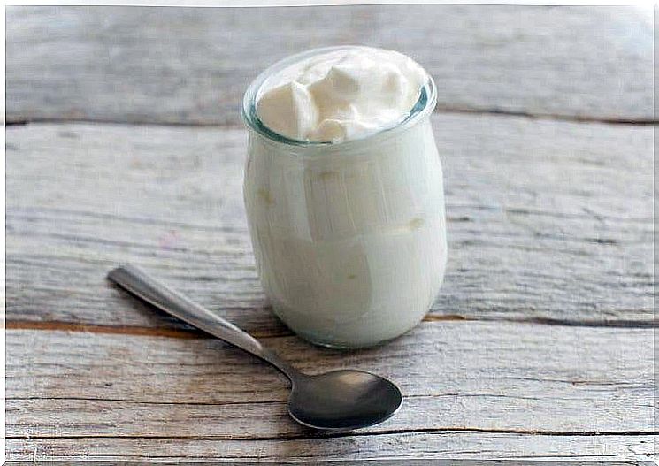 How to cure a canker sore with plain yogurt