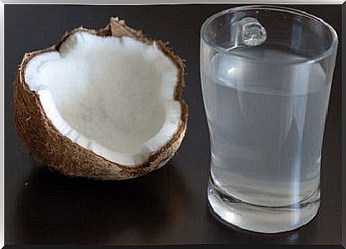 Coconut water, a treatment to stimulate the thyroid and the immune system