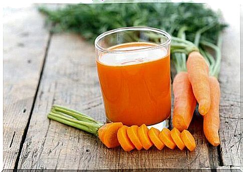 Detoxify your kidneys and bladder with carrot juice.