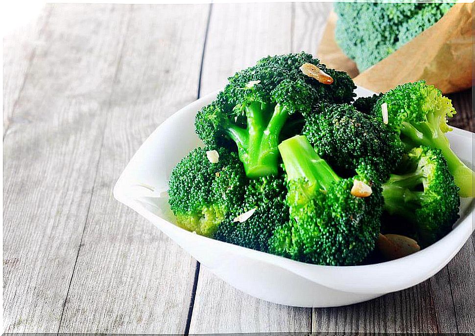 Broccoli is one of the 12 best foods to unclog arteries