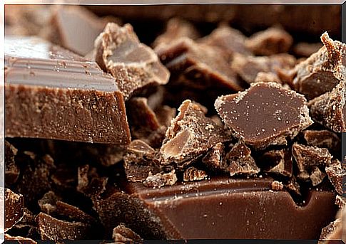 foods not to be refrigerated: chocolate