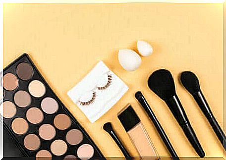 Makeup palette and brushes. 